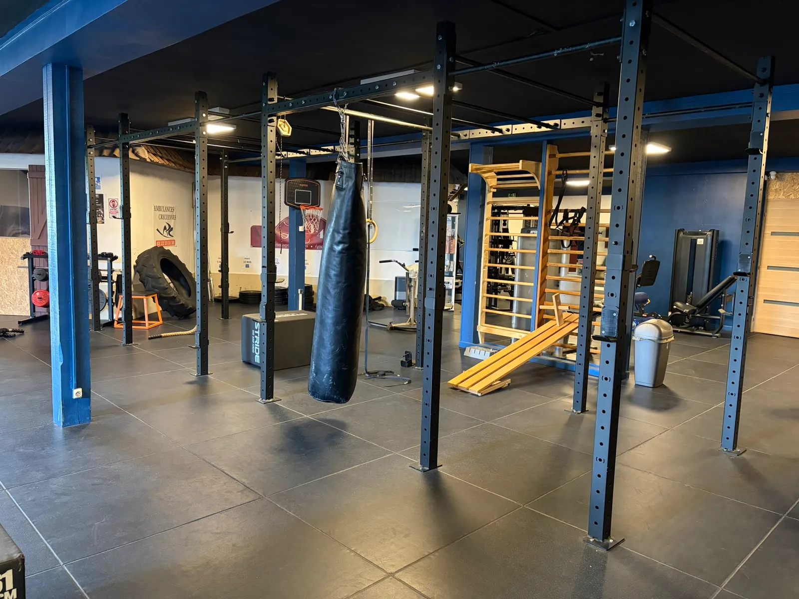 Espace cross-training (rig, sac de frappe, espalier)