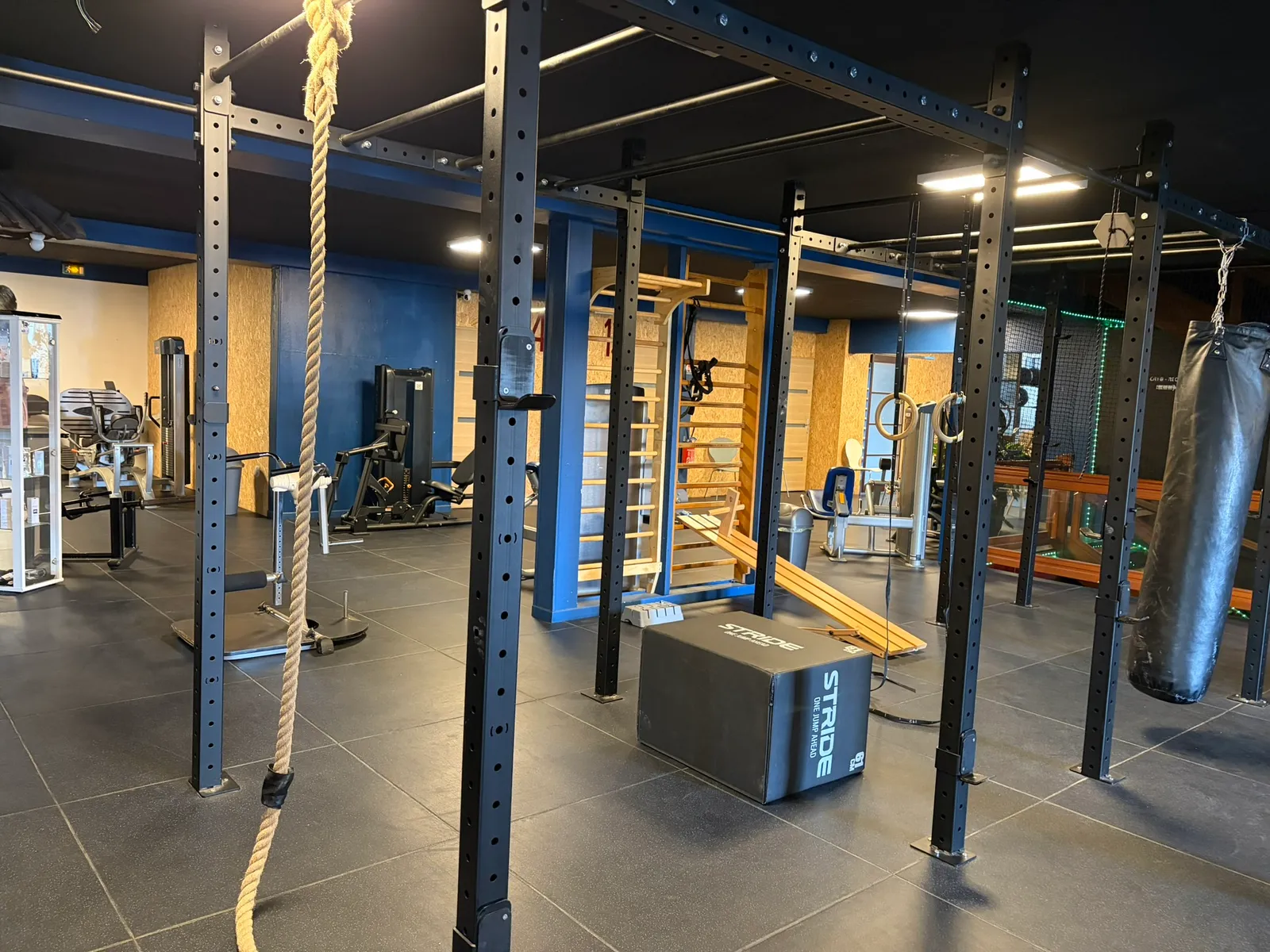 Rig cross-training (corde, espalier, anneaux, box)